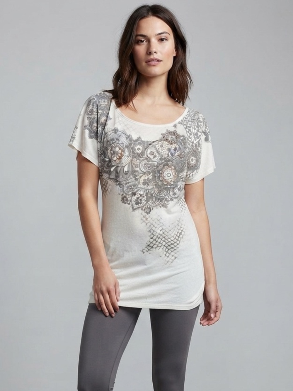 Premium Vanity Collection Floral Print Sparkle Graphic Tee Size M